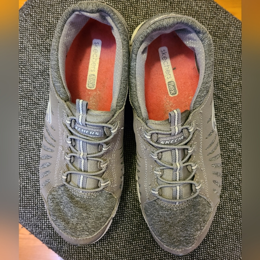 🌟Grey Skecher Flex Shoes Size 6